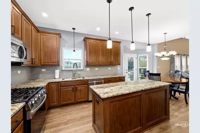 1524 W Mooseheart Road, North Aurora, IL 60542 - Photo 5