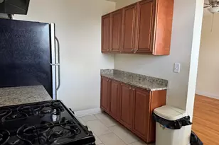 2333 W Farwell Ave, Chicago, IL 60645 - Photo 3