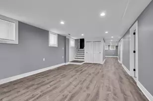 2424 W Hollywood Ave, Chicago, IL 60659 - Photo 5