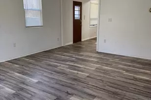 1103 37th St Ct, Moline, IL 61265 - Photo 5