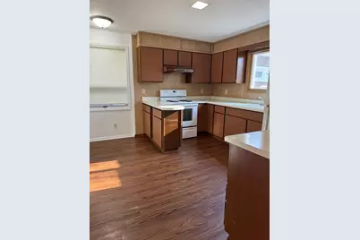 1103 37th St Ct, Moline, IL 61265 - Photo 9