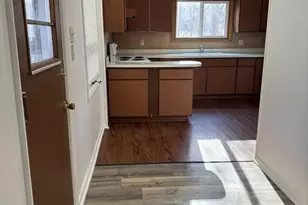 1103 37th St Ct, Moline, IL 61265 - Photo 7