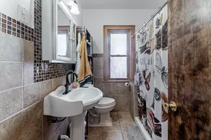 7533 N Ridge Blvd, Chicago, IL 60645 - Photo 13