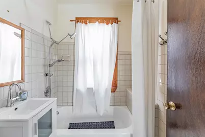 7533 N Ridge Boulevard, Chicago, IL 60645 - Photo 17