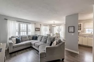 223 Huntington Ct, Shorewood, IL 60404 - Photo 9