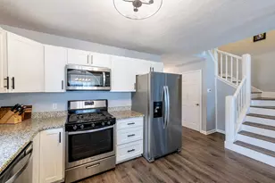 223 Huntington Ct, Shorewood, IL 60404 - Photo 5