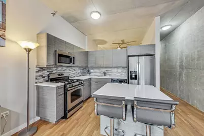 235 W Van Buren Street #1517, Chicago, IL 60607 - Photo 3