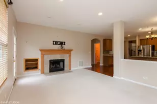 285 Seaton Ct, Lake Zurich, IL 60047 - Photo 5