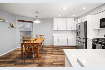 219 Old Oak Court W, Buffalo Grove, IL 60089 - Photo 7