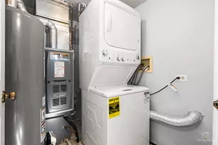 219 Old Oak Ct W, Buffalo Grove, IL 60089 - Photo 15