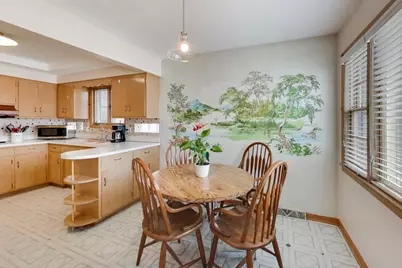 5220 W Patterson Avenue, Chicago, IL 60641 - Photo 5