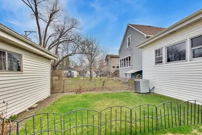 5220 W Patterson Avenue, Chicago, IL 60641 - Photo 17