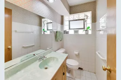 5220 W Patterson Avenue, Chicago, IL 60641 - Photo 9