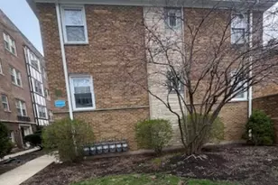 33 S Madison Ave, La Grange, IL 60525 - Photo 1