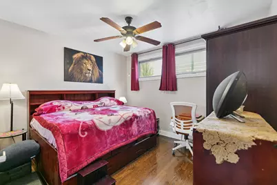 10222 S California Avenue, Evergreen Park, IL 60805 - Photo 9