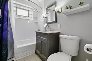 10222 S California Ave, Evergreen Park, IL 60805 - Photo 7