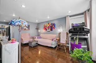 10222 S California Ave, Evergreen Park, IL 60805 - Photo 3