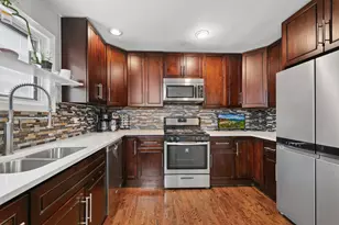 10222 S California Ave, Evergreen Park, IL 60805 - Photo 5