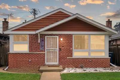 10222 S California Avenue, Evergreen Park, IL 60805 - Photo 1