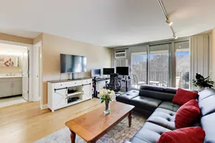 1960 N Lincoln Park West Ave, Chicago, IL 60614 - Photo 5