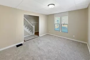 407 E Winneshiek St, Freeport, IL 61032 - Photo 11