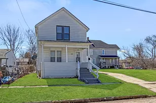 407 E Winneshiek St, Freeport, IL 61032 - Photo 1