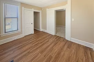 407 E Winneshiek St, Freeport, IL 61032 - Photo 7