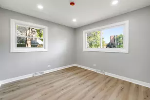 92 N Airlite St, Elgin, IL 60123 - Photo 13