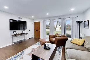 108 W Sunset Rd, Mount Prospect, IL 60056 - Photo 7