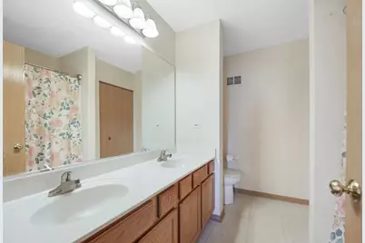 900 Symphony Drive, Aurora, IL 60504 - Photo 17