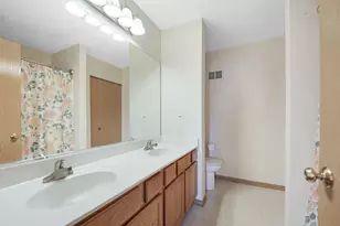 900 Symphony Dr, Aurora, IL 60504 - Photo 17