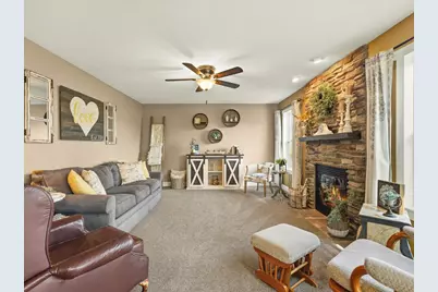 13362 Foxglove Lane, Winnebago, IL 61088 - Photo 15