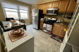 4952 Hull St, Skokie, IL 60077 - Photo 7