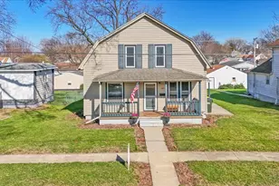 122 N Stott St, Genoa, IL 60135 - Photo 1