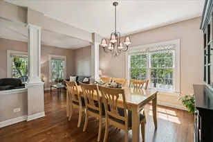 676 Framingham Ct, Gurnee, IL 60031 - Photo 9