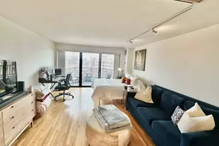2020 N Lincoln Park West Ave, Chicago, IL 60614 - Photo 3