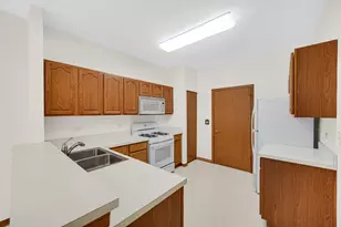 21246 W Crimson Ct, Plainfield, IL 60544 - Photo 9