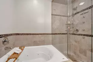 1625 W Catalpa Ave, Chicago, IL 60640 - Photo 15