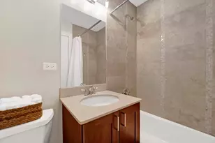 1625 W Catalpa Ave, Chicago, IL 60640 - Photo 11