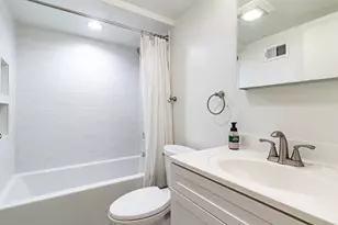 13200 W Heiden Cir, Lake Bluff, IL 60044 - Photo 11