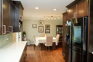 211 Sandalwood Dr, Naperville, IL 60540 - Photo 7