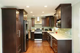 211 Sandalwood Dr, Naperville, IL 60540 - Photo 3