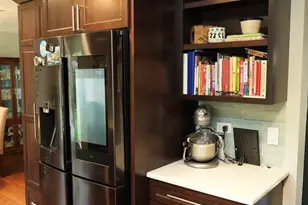 211 Sandalwood Dr, Naperville, IL 60540 - Photo 5