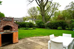 211 Sandalwood Dr, Naperville, IL 60540 - Photo 35