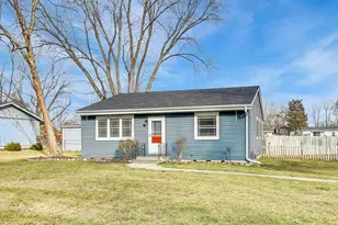 5010 Palm St, McHenry, IL 60051 - Photo 3