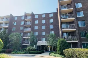 225 S Rohlwing Rd, Palatine, IL 60074 - Photo 1