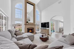 3517 Oakleaf Ln, Crystal Lake, IL 60012 - Photo 9