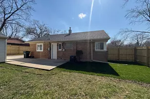 320 Minocqua St, Park Forest, IL 60466 - Photo 7