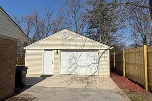 320 Minocqua St, Park Forest, IL 60466 - Photo 5