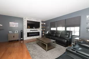 6717 Patton Dr, Woodridge, IL 60517 - Photo 5